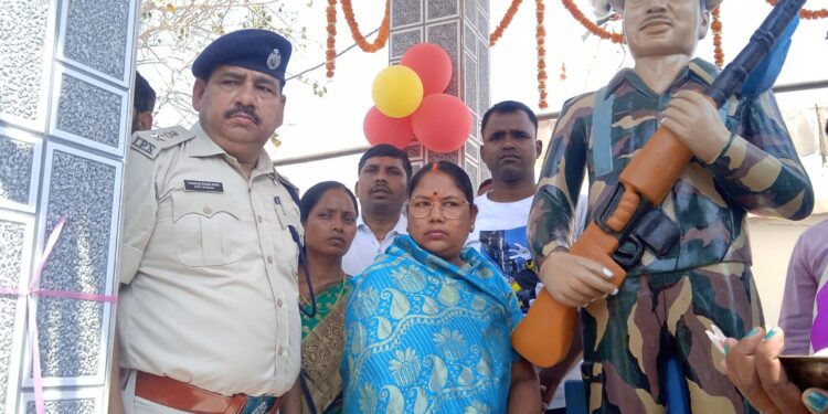 SP Palamu Chandan Kumar Sinha at the unveiling of statue of slain cop Neeraj recently