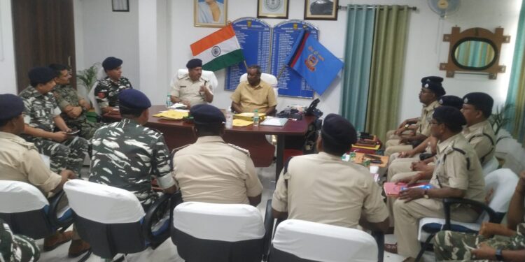 DIG police Palamu R K Lakra ( first right) and SP Chandan kr Sinha holding security audit for the coming panchayat polls in Palamu