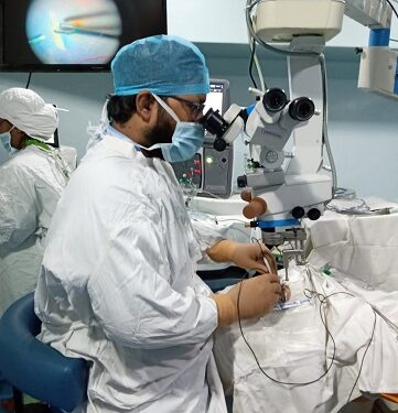 Dr Bibbhuti Kashyap doing retina surgery.