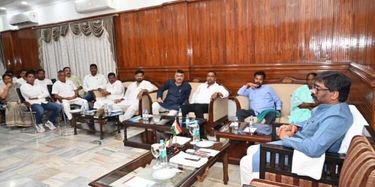 UPA MLAs' meet at CM's residence in Ranchi today