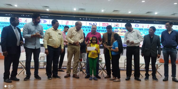 Anishka receives trophy