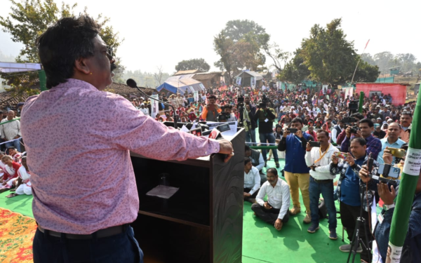 Jharkhand CM Hemant Soren addressing villagers at Budha Pahad.