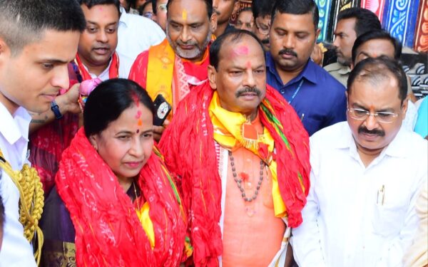 Odisha Governor designate Raghubar Das after offering prayers to Lord Jagannath in Puri on Monday.