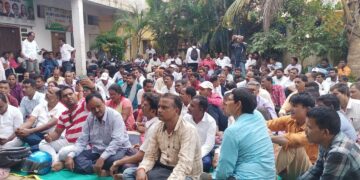 Assistant teachers on hunger strike in Ranchi