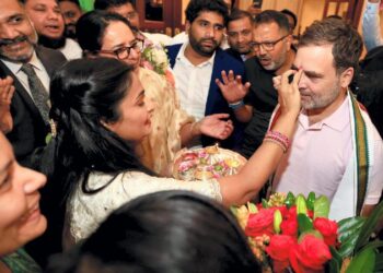 Rahul Gandhi Receives Warm Welcome from Indian Diaspora on Arrival in Texas