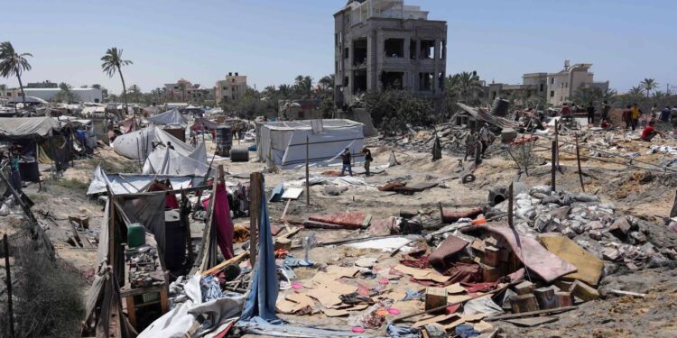 40 Dead, 60 Injured in Gaza After Israeli Strike Hits Humanitarian Zone