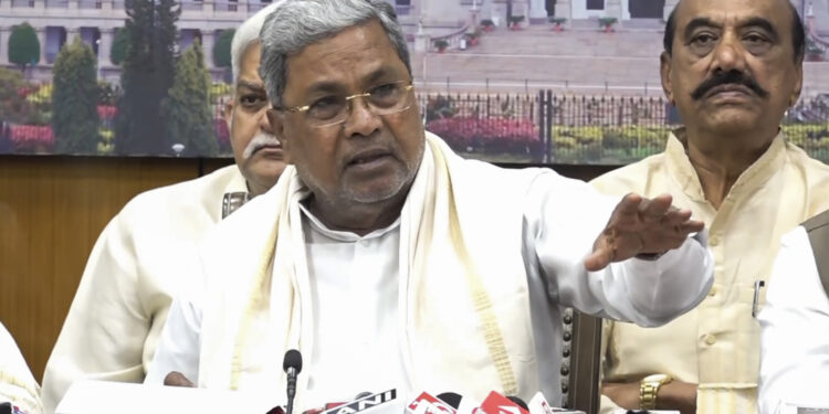 Siddaramaiah Faces Land Scam Probe, Targets Union Minister Kumaraswamy Amid Pressure to Quit