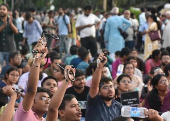 Kolkata Doctors to Continue Strike, Demand Fresh Talks with Government