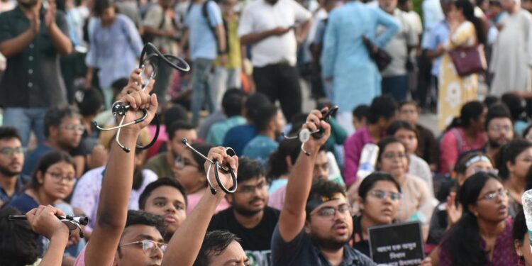 Kolkata Doctors to Continue Strike, Demand Fresh Talks with Government