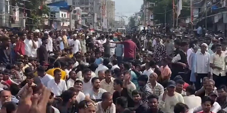 Tension in Dharavi as Hundreds Protest BMC’s Move to Demolish ‘Illegal’ Portion of Mosque