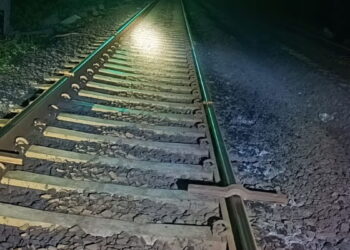 Train Derailment Attempt Thwarted in Gujarat as Fishplates Found Removed Near Kim Railway Station