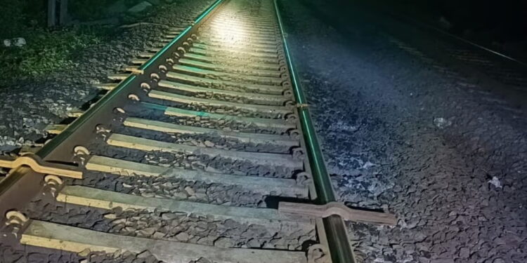 Train Derailment Attempt Thwarted in Gujarat as Fishplates Found Removed Near Kim Railway Station