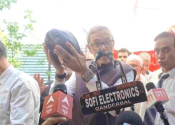 Omar Abdullah Makes Emotional Appeal in Ganderbal Ahead of J&K Elections