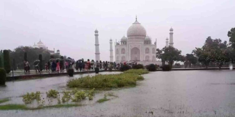 Water Leakage Reported at Taj Mahal’s Main Dome After Heavy Rain