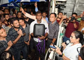 Mamata Banerjee Agrees to Remove Kolkata Top Cop, Two Senior Health Officials After Meeting With Protesting Doctors