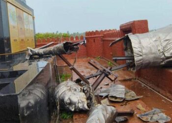 Massive Protests Erupt in Mumbai Over Chhatrapati Shivaji Statue Collapse: Opposition and BJP Face Off