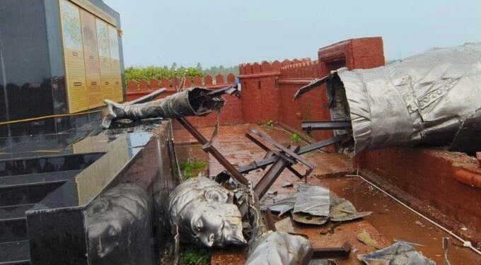 Massive Protests Erupt in Mumbai Over Chhatrapati Shivaji Statue Collapse: Opposition and BJP Face Off