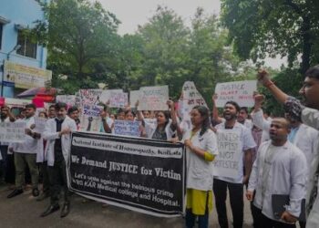 Over 45 Senior Doctors Resign from RG Kar Medical College in Support of Junior Doctors’ Protest