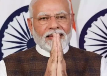 PM Modi Apologizes to Elderly in Delhi and Bengal, Criticizes AAP and TMC for Blocking Ayushman Bharat Scheme