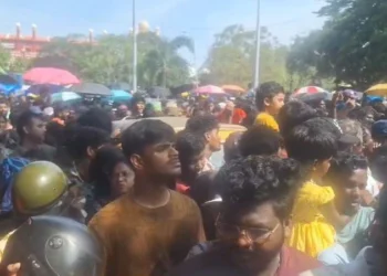 Chaos in Chennai After Air Force Show Leaves Lakhs Stranded Without Water