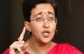 Delhi CM Atishi Criticizes Centre Over Stubble Burning Amid Severe Air Pollution