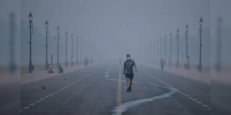 Thick Smog Blankets Delhi-NCR, Air Quality Hits ‘Severe’; Flight Operations Impacted