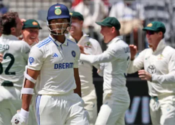 Australia Quick Bowlers Dismantle India for 150 on Day 1 in Perth