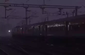Dense Fog Disrupts Rail Services in Delhi; IMD Issues Yellow Alert