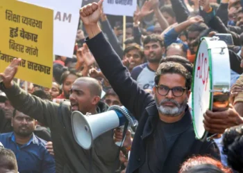 Prashant Kishor Faces Backlash from Protesting Students Over Absence During Lathicharge