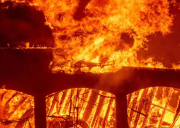 Los Angeles Wildfires: High Winds Heighten Risks, Residents Brace for Impact