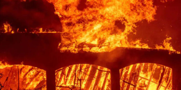 Los Angeles Wildfires: High Winds Heighten Risks, Residents Brace for Impact