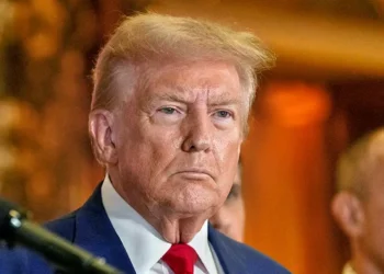 Trump Warns BRICS Against Ditching US Dollar, Threatens 100% Tariffs