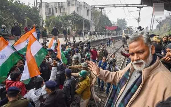 BPSC Controversy Intensifies: Pappu Yadav’s Rail Roko Protest, Prashant Kishor on Hunger Strike at Gandhi Maidan