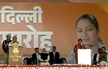 Rekha Gupta Takes Oath as Delhi CM, Marking BJP’s Return to Power After 27 Years