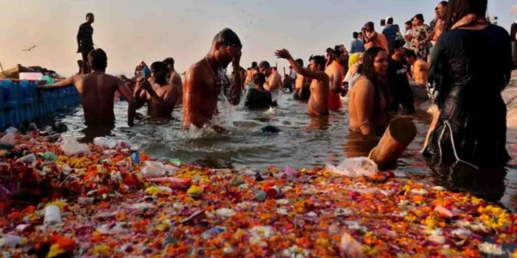 Mahakumbh: Woman Suffers Severe Lung Infection After Holy Dip, Doctor Warns of Health Risks