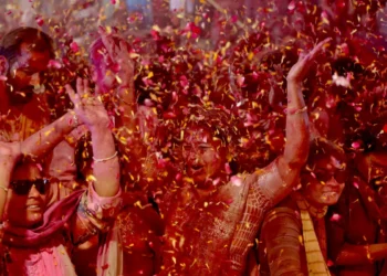 India Ranks 118th in World Happiness Report 2025, Trails Behind War-Torn Nations