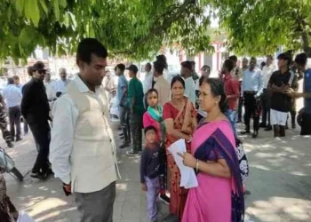 DC Conducts Surprise Inspection of CM Maiyya Samman Yojana Verification in Ranchi