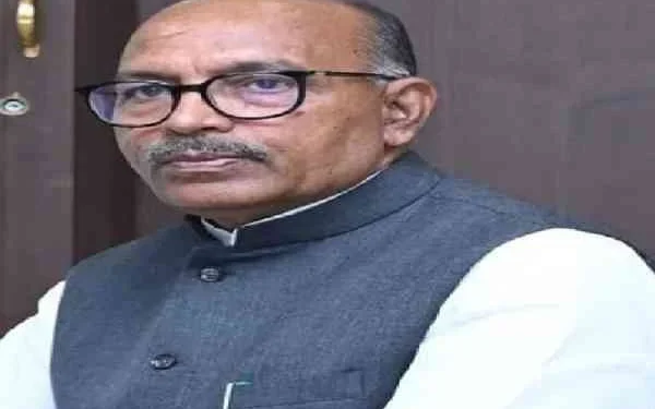 Speaker in Action: “This is Not a Conversation, Just Listen”