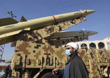 Iran Readies Missiles After Trump’s Bombing Threat Amid Nuclear Deal Standoff