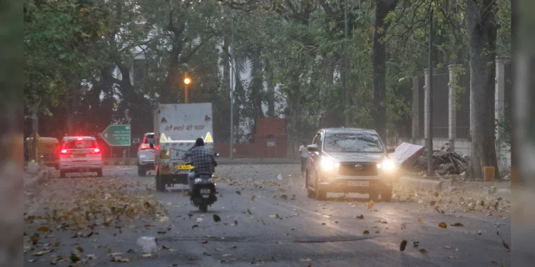 Rain, Dust Storms Bring Respite From Heat In Delhi, Temperatures Dip Suddenly
