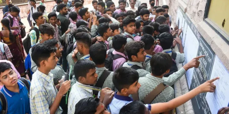 CBSE Board Results 2025 Out: Trivandrum, Vijayawada Lead; Girls Outperform Boys Again