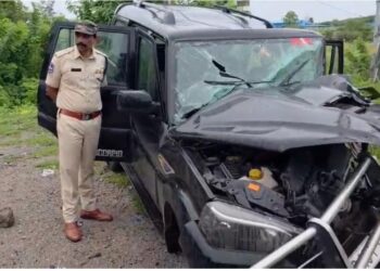 Two Andhra Pradesh Intelligence Officers Killed in Hyderabad Highway Crash
