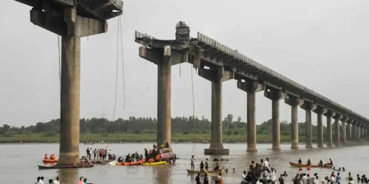 Gujarat Bridge Collapse Triggers Call for Regular Infrastructure Monitoring by IRF