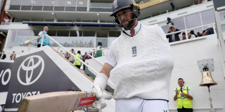 Chris Woakes Battled Through Pain With Dislocated Shoulder in Oval Test Thriller