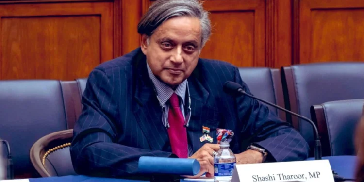 Shashi Tharoor Backs ‘Removal Bill’, Sparks New Rift With Congress