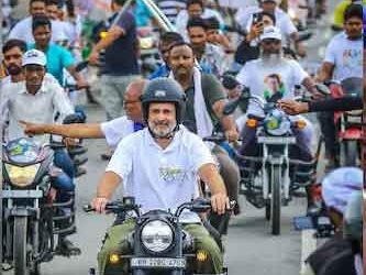 Rahul Gandhi, Tejashwi Surprise Locals with Tea Break at Purnia Dhaba