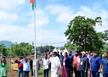 Nemra Soaked in Patriotism as CM Hemant Soren Hoists National Flag