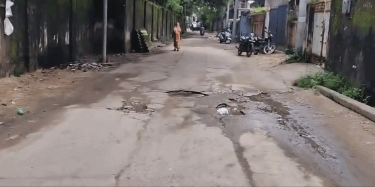 City’s Inner Roads Crumble While Corporation Shines Spotlight Only on Main Streets