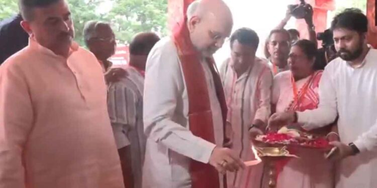 Amit Shah Inaugurates Durga Puja Pandal Based on ‘Operation Sindoor’ Theme in Kolkata