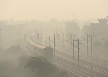 Toxic Delhi Air Now Threatens Your Eyes Along With Your Lungs
